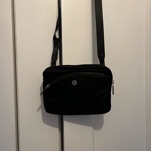 Black lululemon crossbody